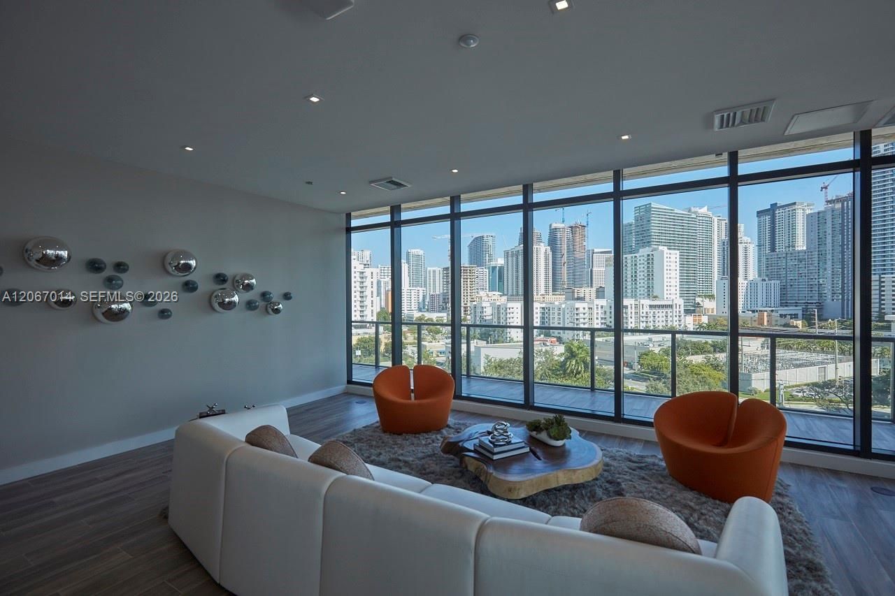 201 SW 17th Rd, Unit 310, Miami, FL 33129 Photo