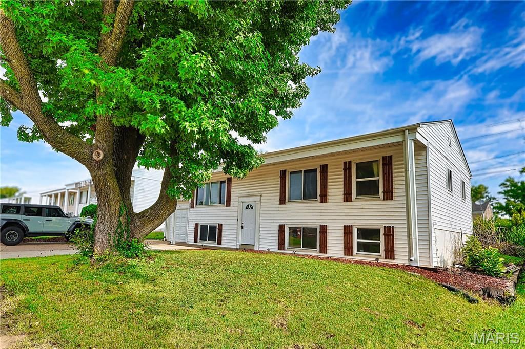 7416 Mexico Road, Saint Peters, MO 63376 Main Photo