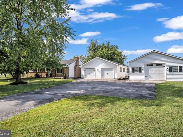 2825 CHAMBERSBURG ROAD , BIGLERVILLE, PA 17307