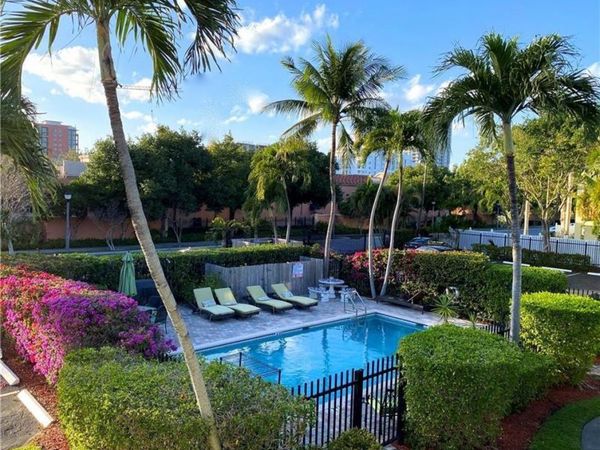 600 NE 7TH Avenue, Unit 14, Fort Lauderdale, FL 33304