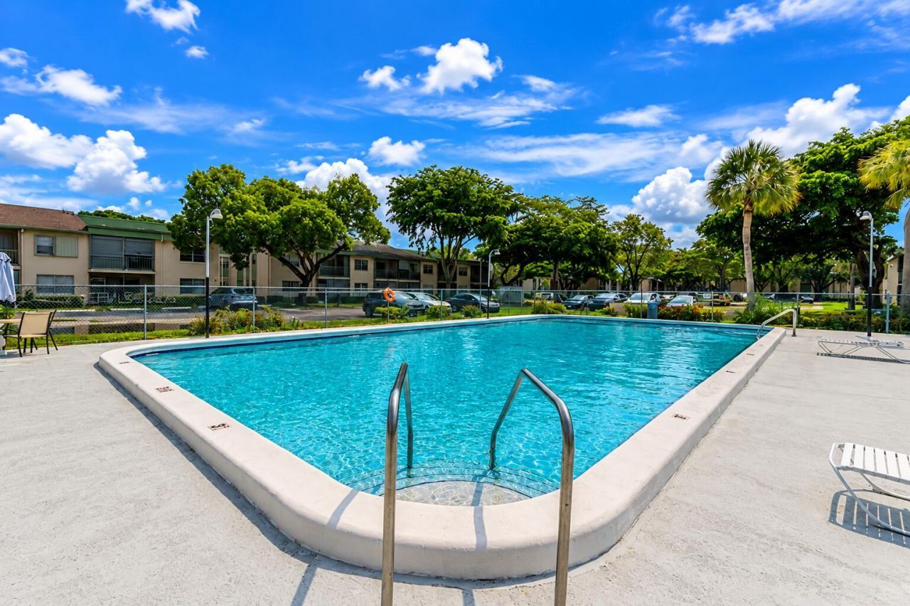 4116 NW 88th Avenue, Unit 207, Coral Springs, FL 33065 Photo
