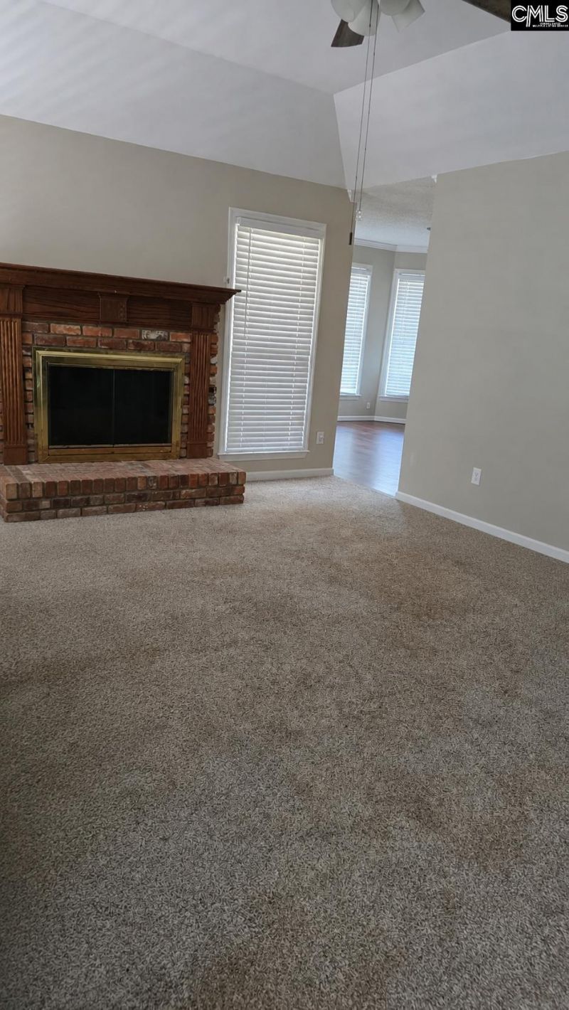 381 Pin Oak Drive Photo 4