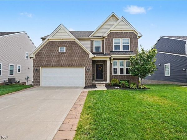 987 Hawkin Lane, Aurora, OH 44202