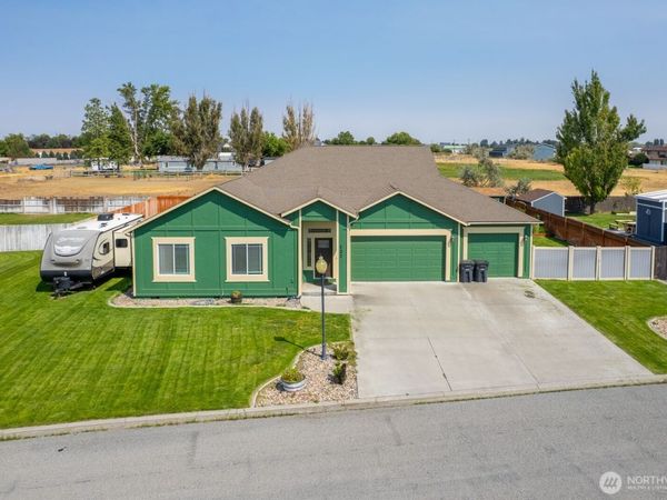 121 Scenic Drive NE, Moses Lake, WA 98837