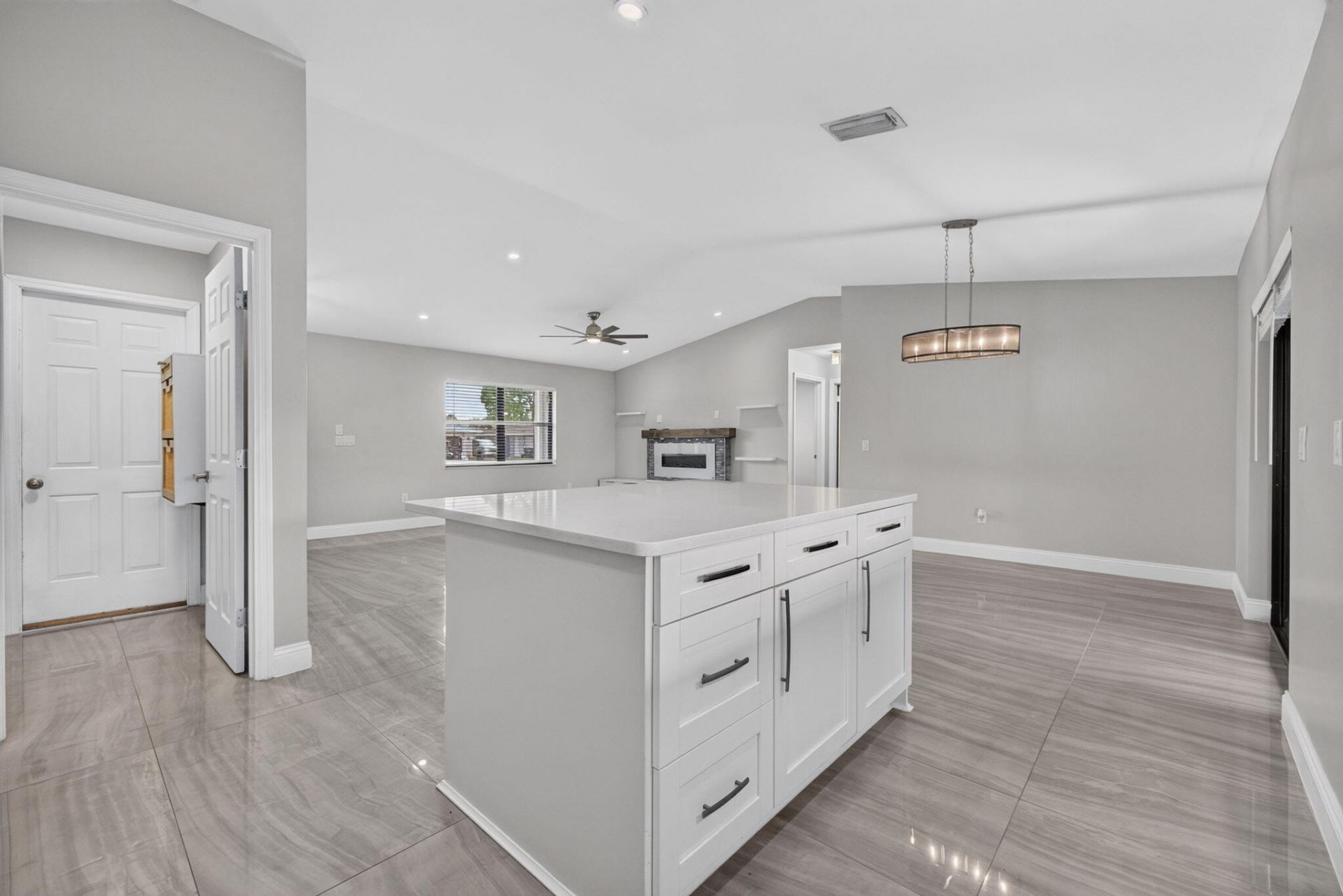 825 SE Starflower Avenue, Port Saint Lucie, FL 34983 Photo