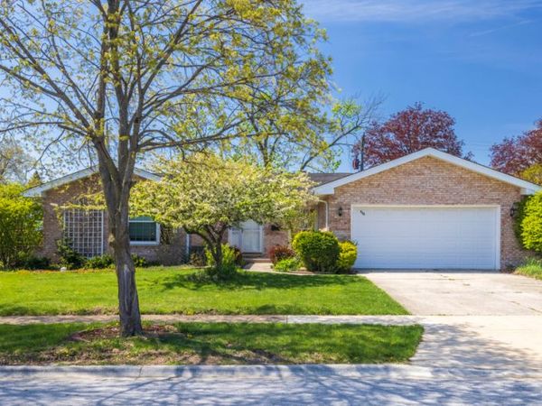 920 MacArthur Drive , Chicago Heights, IL 60411