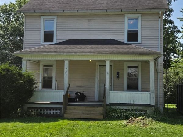 225 W Indiana Avenue , Sebring, OH 44672