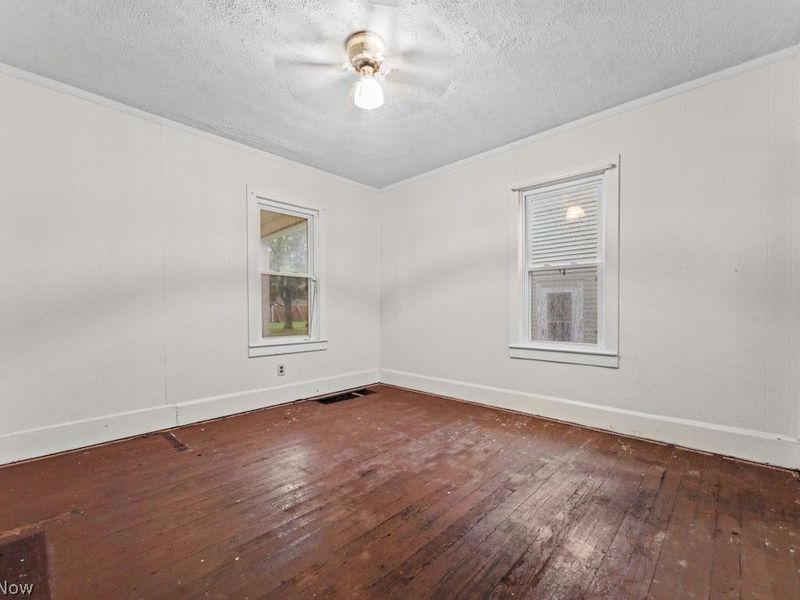 225 W Indiana Avenue, Sebring, OH 44672 Photo 6