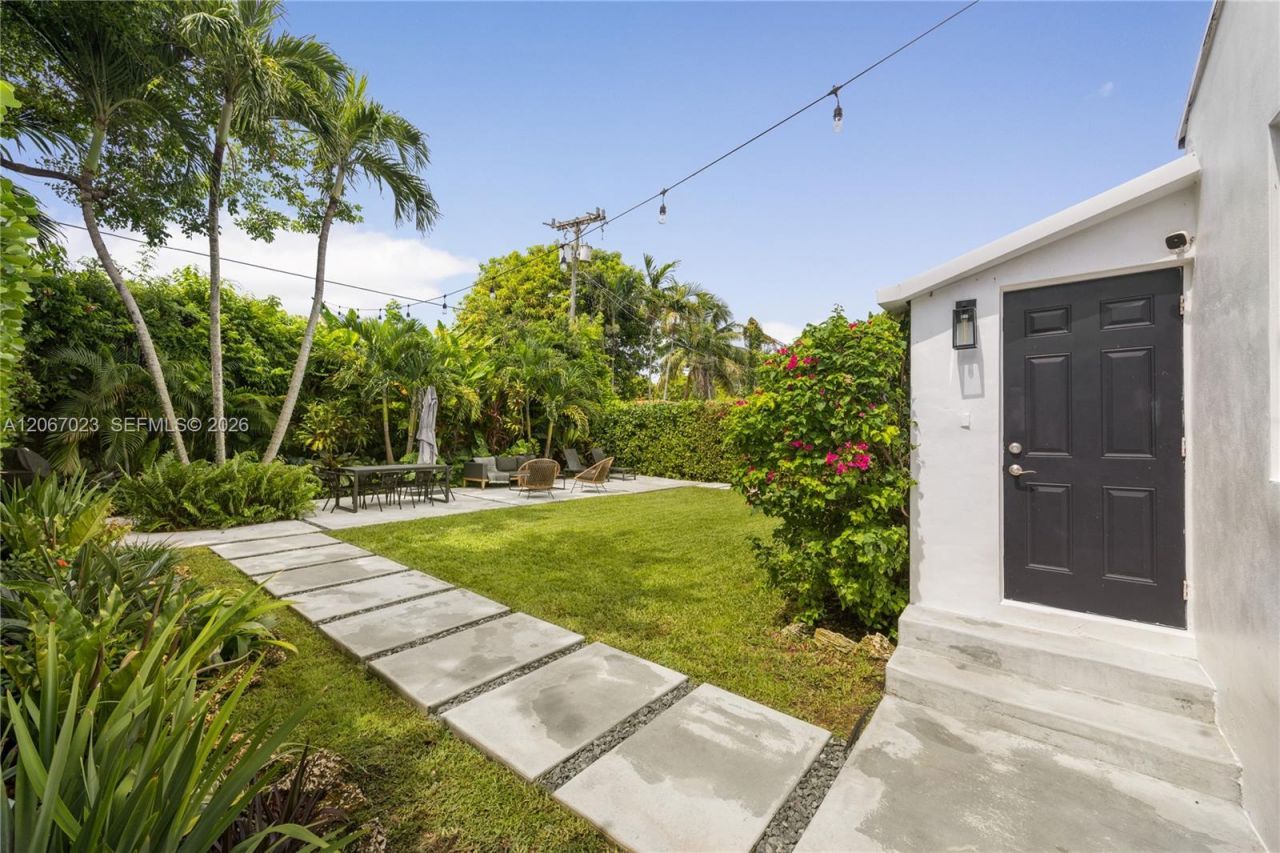 1868 SW 13th St , Miami, FL 33145 Photo