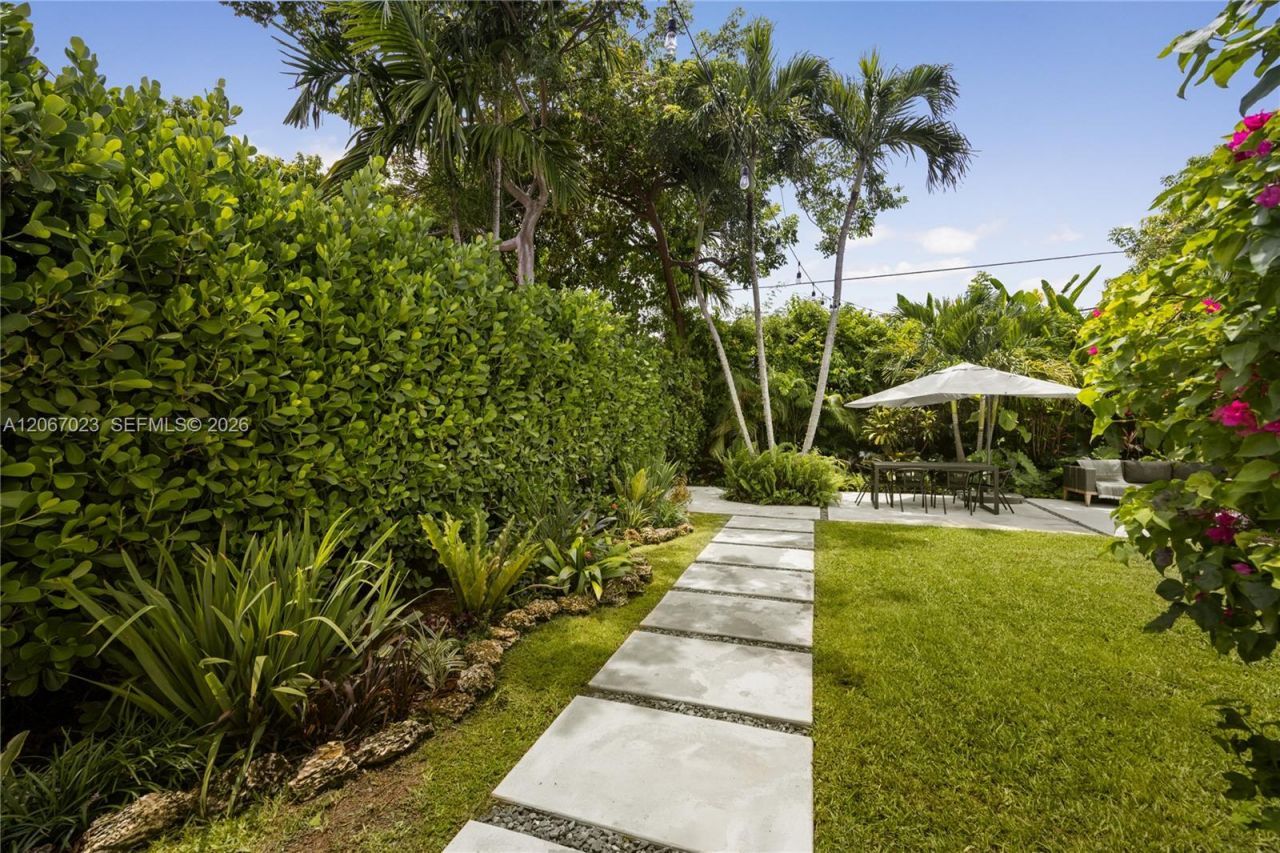 1868 SW 13th St , Miami, FL 33145 Photo