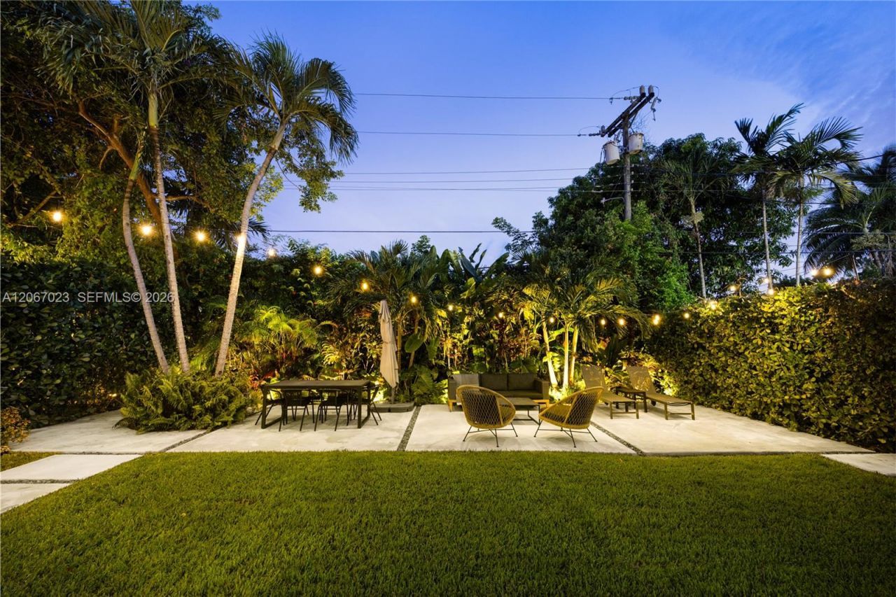 1868 SW 13th St , Miami, FL 33145 Photo