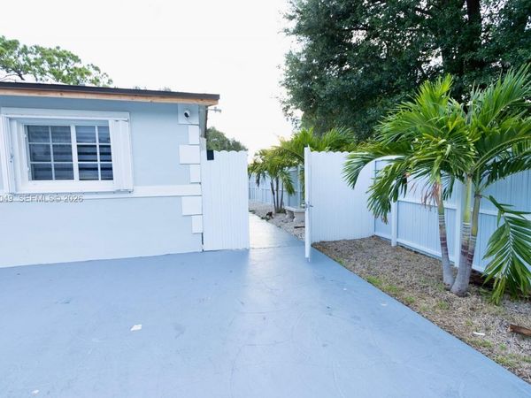20760 NW 37th Ct , Unit 2, Miami Gardens, FL 33055
