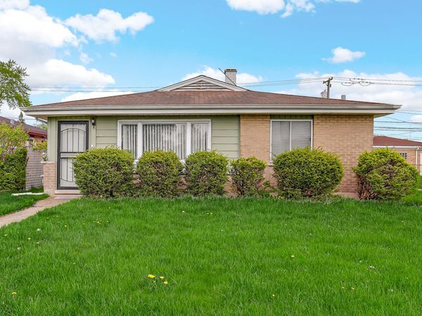 1383 Greenbay Avenue , Calumet City, IL 60409