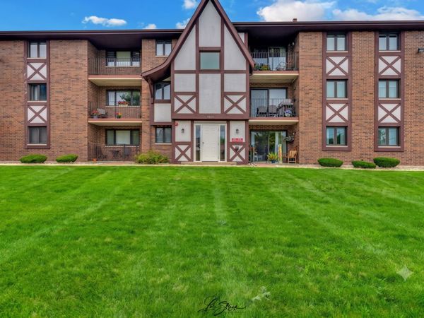 10521 S Roberts Road , Unit 1B, Palos Hills, IL 60465