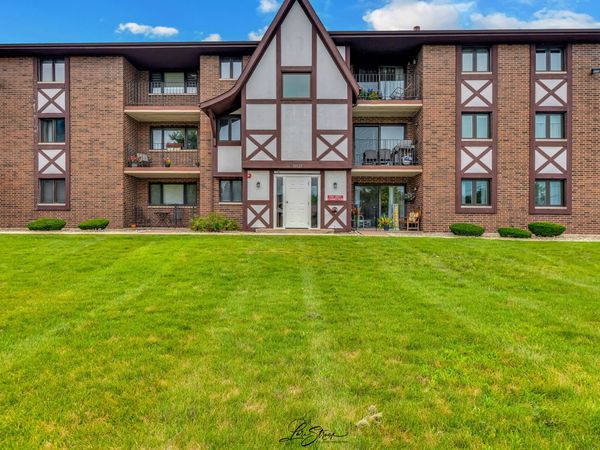 10521 S Roberts Road , Unit 1B, Palos Hills, IL 60465