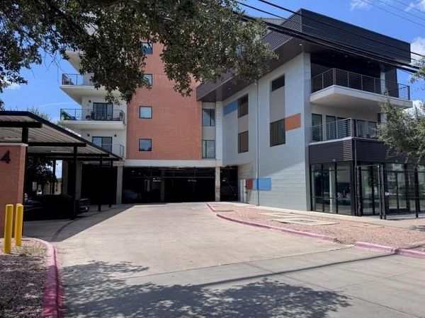 6444 Burnet RD, Unit 201, Austin, TX 78757