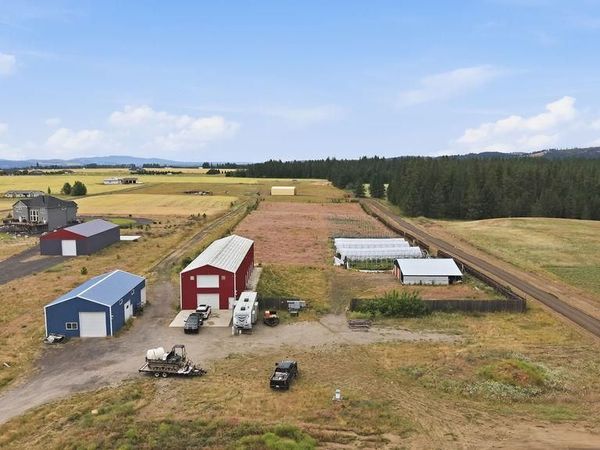 1405 W HALF MOON Rd, Colbert, WA 99005