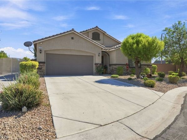 2668 Dorshester Heights Court, Las Vegas, NV 89108