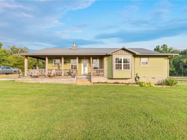 495 Sharp Road, Fayetteville, AR 72703
