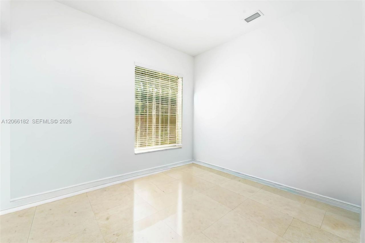 1490 Cleveland Rd , Miami Beach, FL 33141 Photo