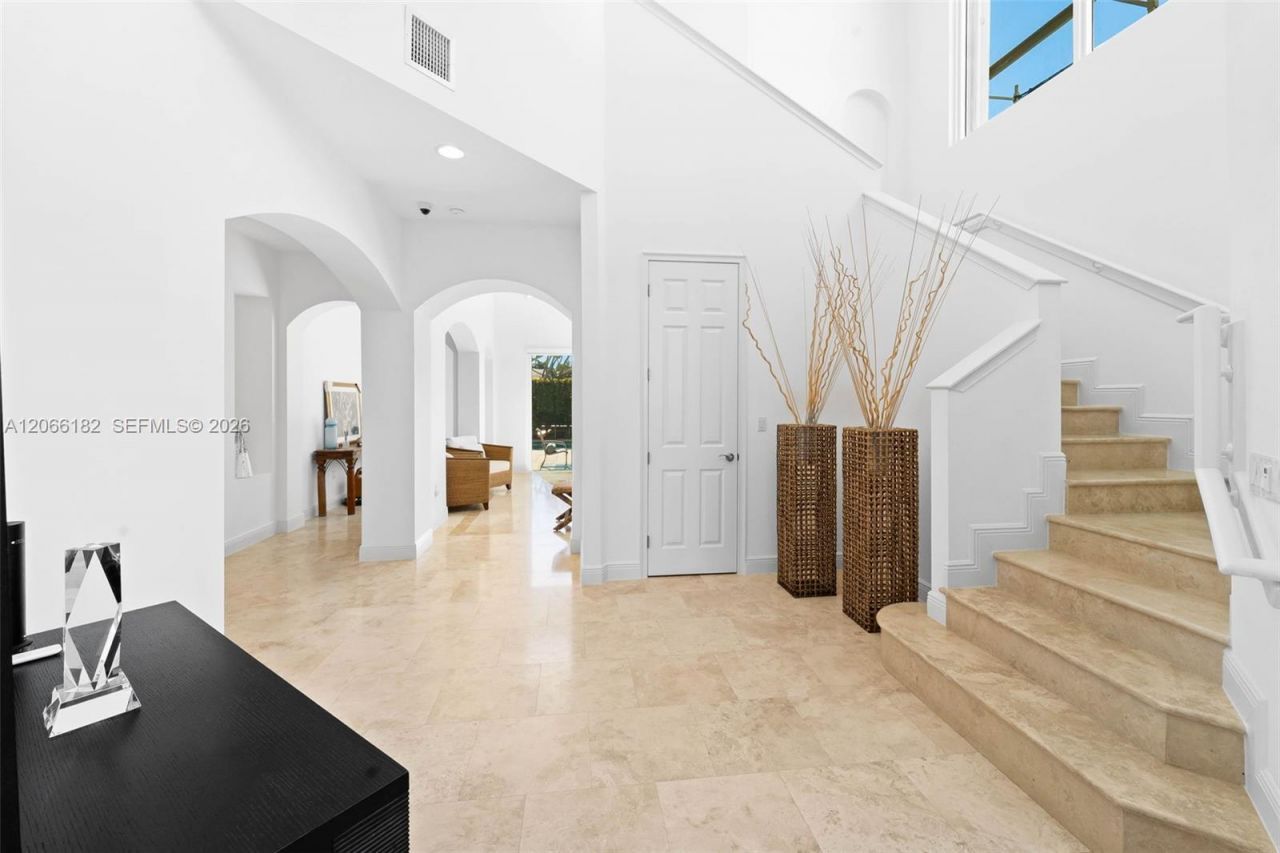 1490 Cleveland Rd , Miami Beach, FL 33141 Photo