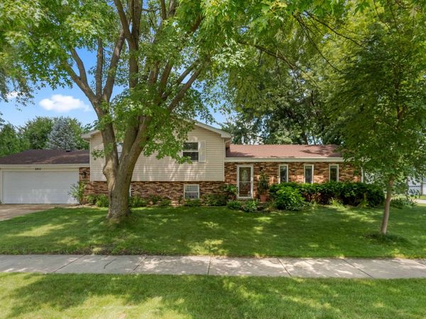 2613 Midland Drive, Naperville, IL 60564