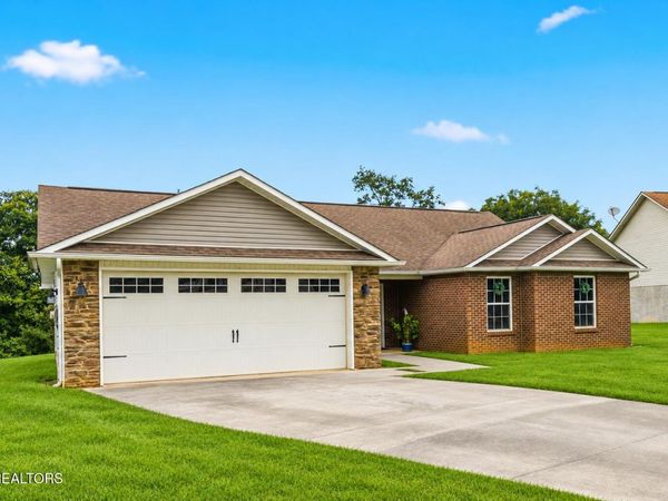 2847 English Valley Lane, Sevierville, TN 37876