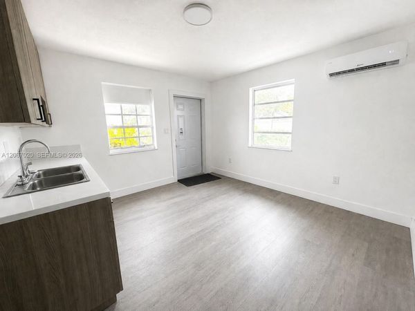 XX W 34th St - Rear , Hialeah, FL 33012