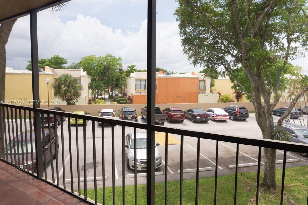 8065 SW 107th Ave , Unit 201, Miami, FL 33173 Photo