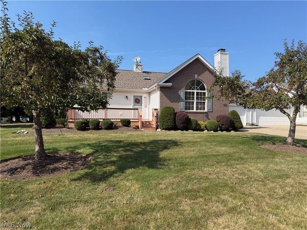 7563 Monterey Bay Drive, Unit 5, Mentor on the Lake, OH 44060