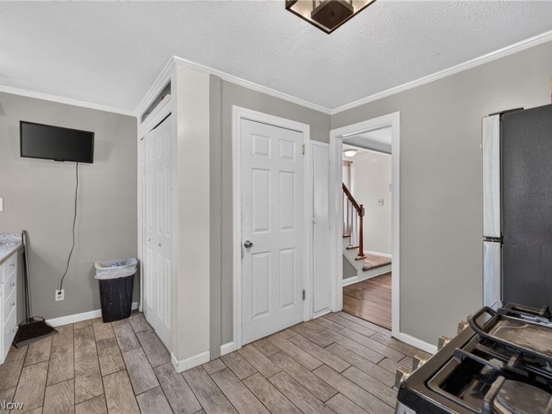 1403 Churchill Road, Lyndhurst, OH 44124 Photo 8