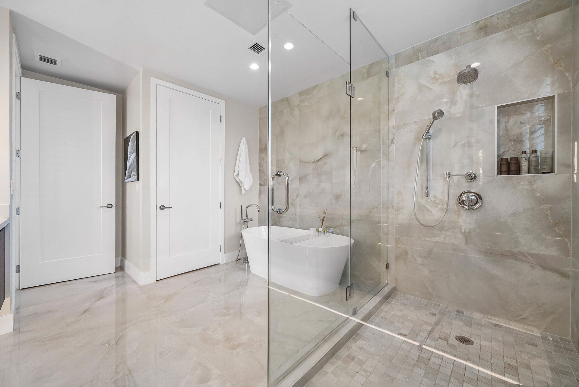 475 E Royal Palm Road, Unit 306, Boca Raton, FL 33432 Photo