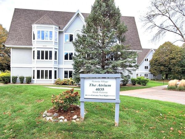 4035 Victoria Street N, Unit 219, Shoreview, MN 55126
