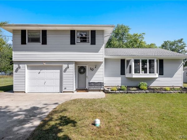 10 Meadow Lea Drive , Lancaster, NY 14086