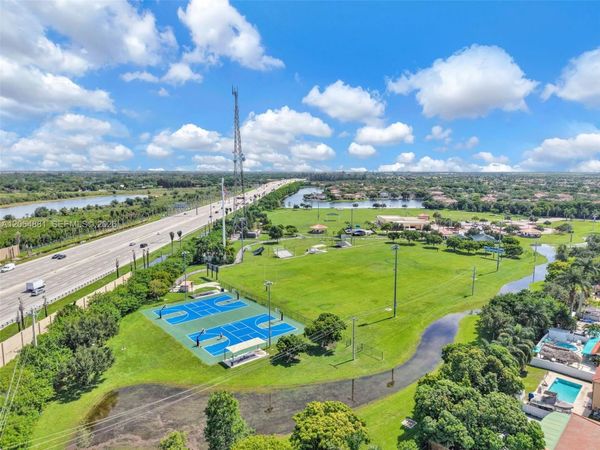 20027 NW 85th Ave , Hialeah, FL 33015