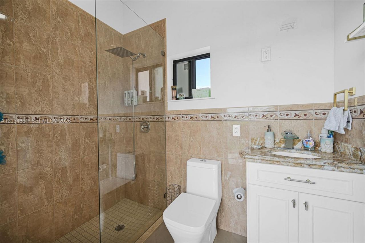 20027 NW 85th Ave , Hialeah, FL 33015 Photo