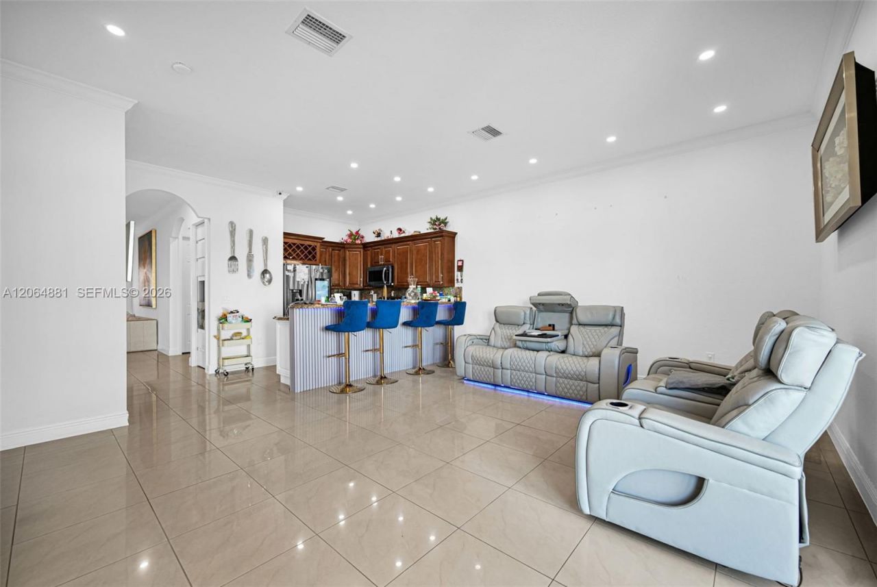 20027 NW 85th Ave , Hialeah, FL 33015 Photo