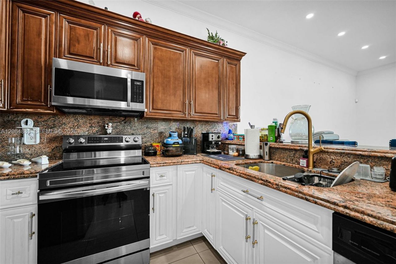 20027 NW 85th Ave , Hialeah, FL 33015 Photo