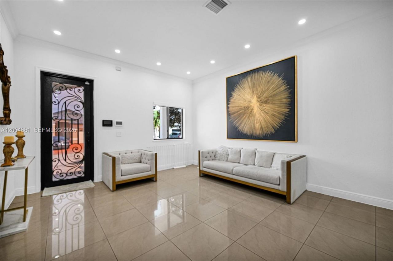 20027 NW 85th Ave , Hialeah, FL 33015 Photo