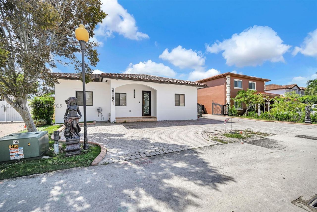 20027 NW 85th Ave , Hialeah, FL 33015 Photo