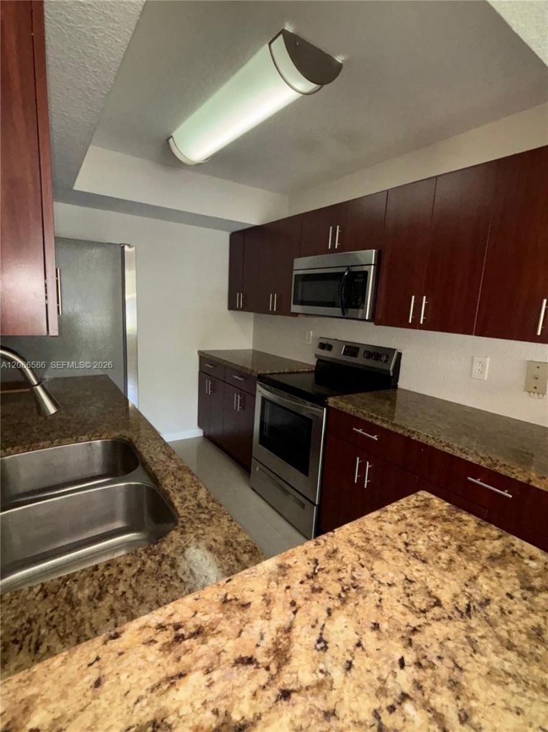 15591 SW 105th Ter, Unit 511, Miami, FL 33196 Photo