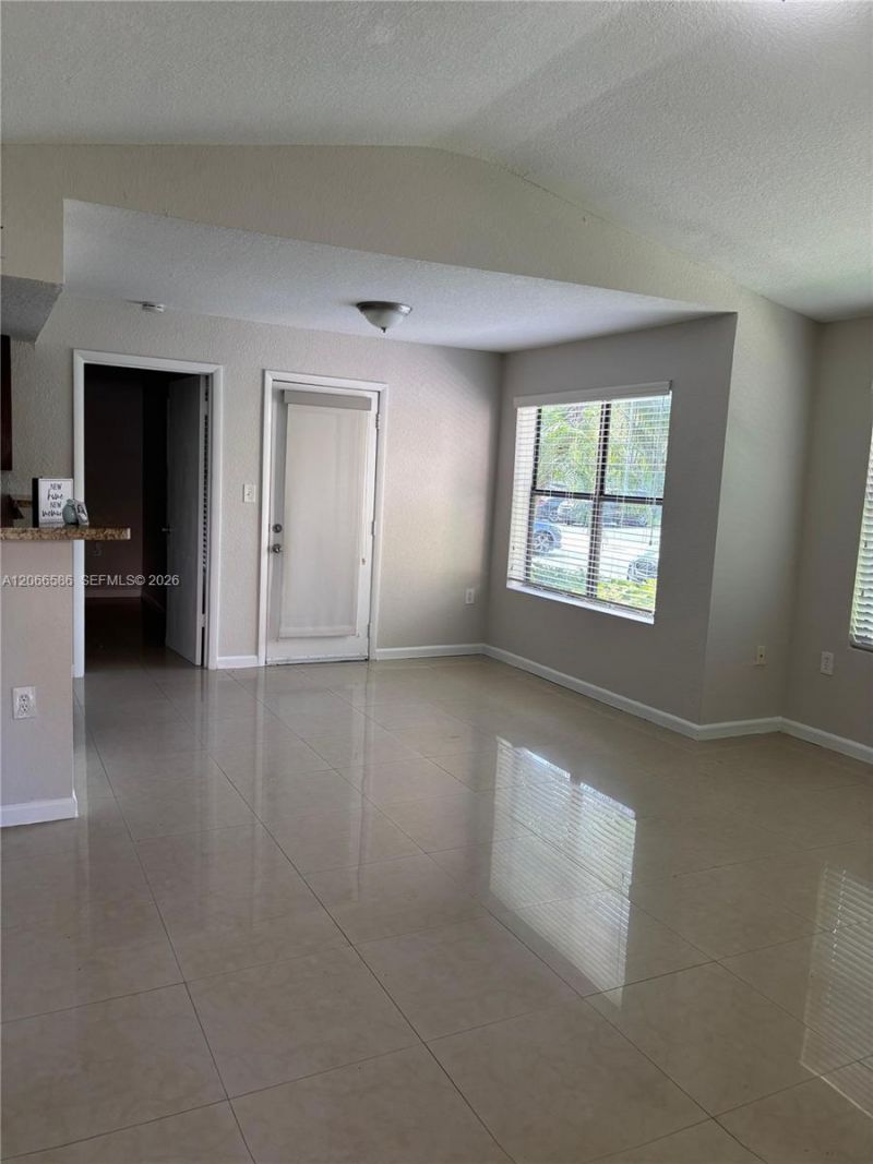 15591 SW 105th Ter, Unit 511, Miami, FL 33196 Photo
