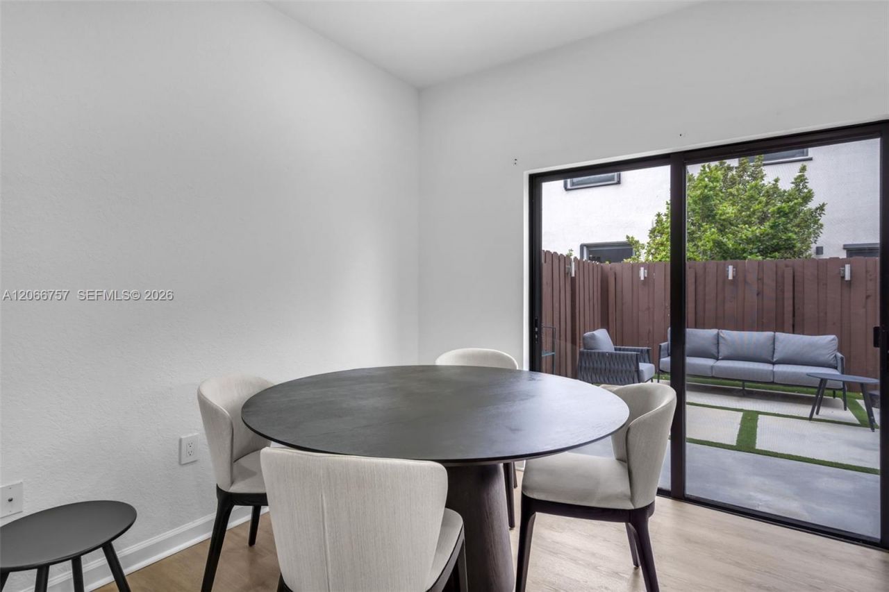 21444 NE 2nd Path , Miami, FL 33179 Photo