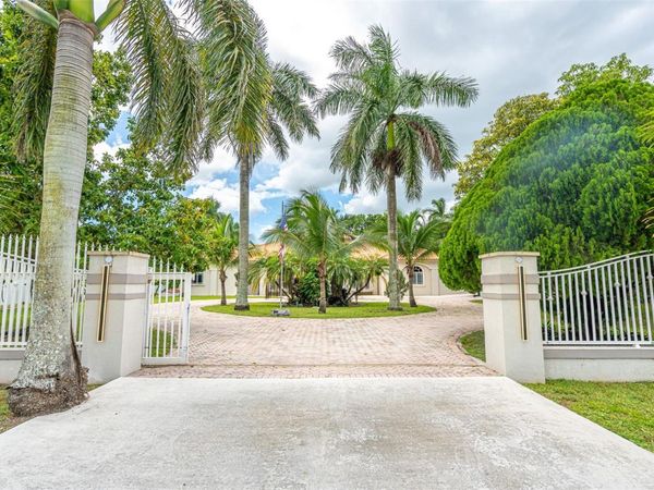 18390 SW 200TH STREET , MIAMI, FL 33187
