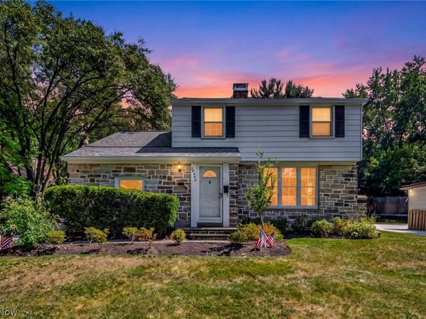 20860 Farnsleigh Road , Shaker Heights, OH 44122