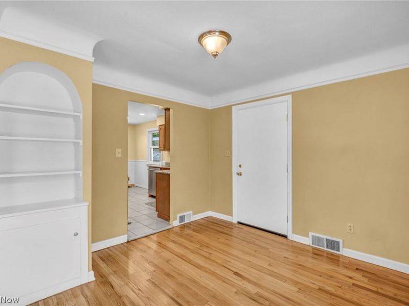 20860 Farnsleigh Road, Shaker Heights, OH 44122 Photo 12