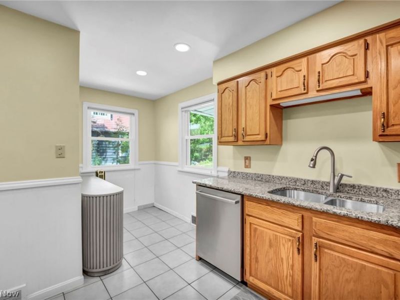 20860 Farnsleigh Road, Shaker Heights, OH 44122 Photo 16