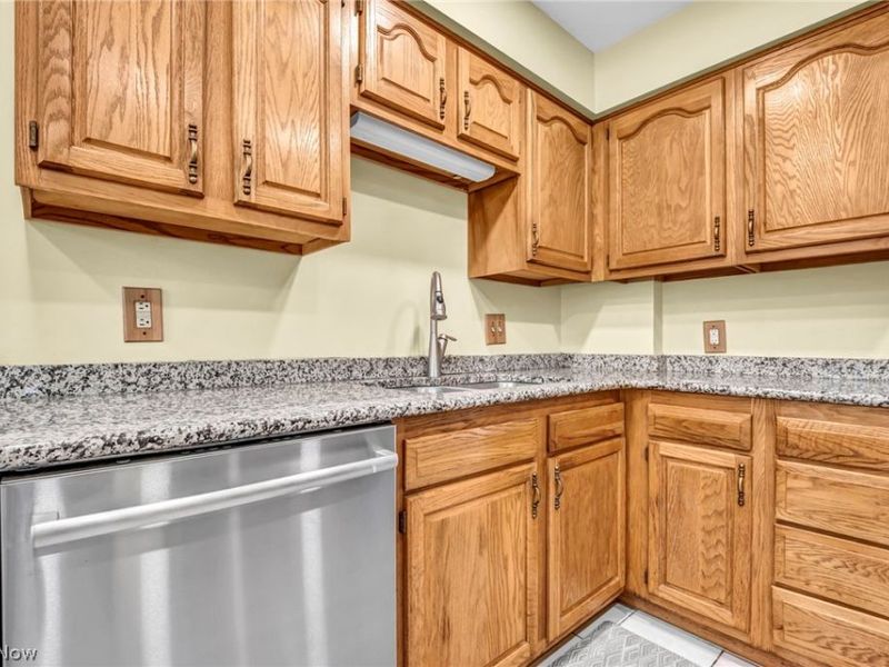20860 Farnsleigh Road, Shaker Heights, OH 44122 Photo 17