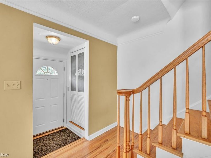 20860 Farnsleigh Road, Shaker Heights, OH 44122 Photo 21