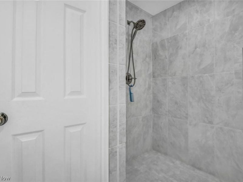 20860 Farnsleigh Road, Shaker Heights, OH 44122 Photo 32